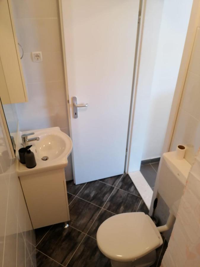 מרינה Apartmani Skalinada מראה חיצוני תמונה
