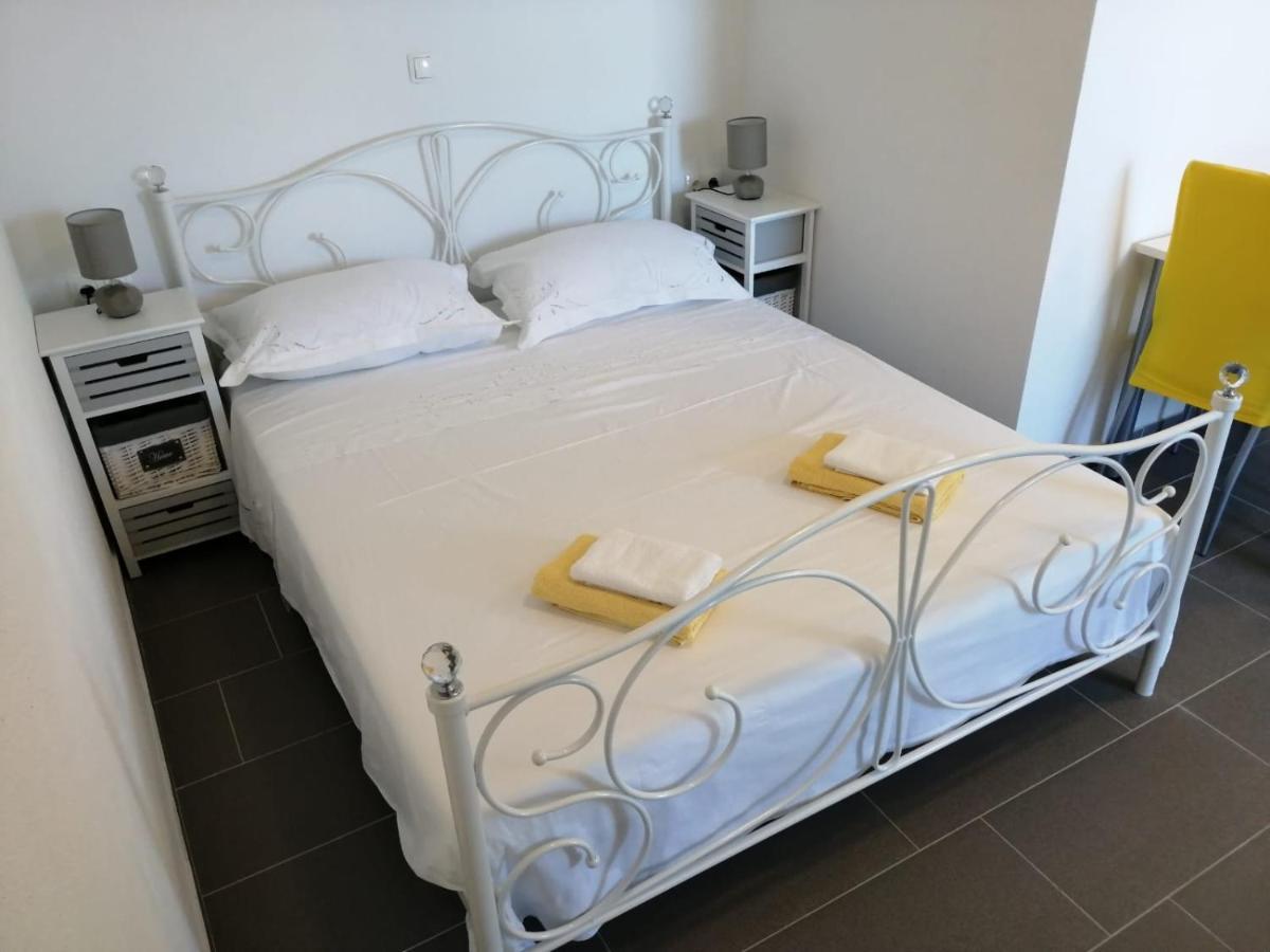 מרינה Apartmani Skalinada מראה חיצוני תמונה