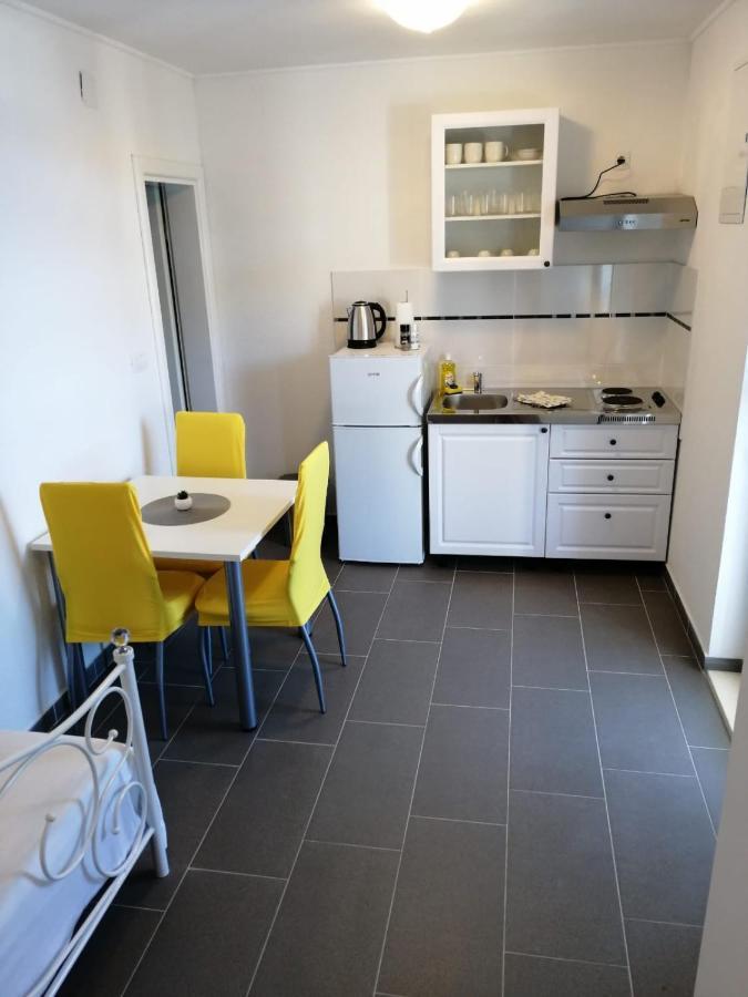 מרינה Apartmani Skalinada מראה חיצוני תמונה