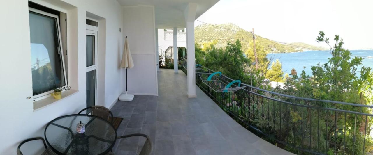 מרינה Apartmani Skalinada מראה חיצוני תמונה