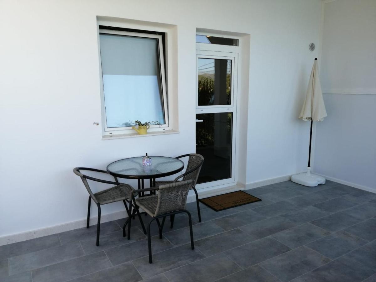 מרינה Apartmani Skalinada מראה חיצוני תמונה