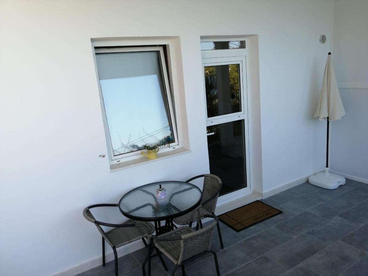 מרינה Apartmani Skalinada מראה חיצוני תמונה