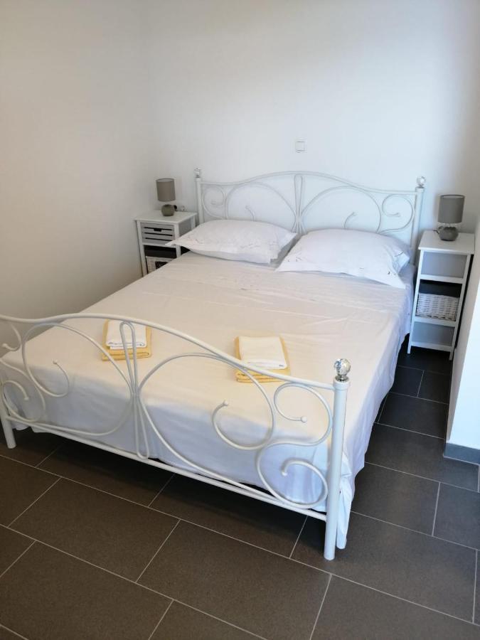 מרינה Apartmani Skalinada מראה חיצוני תמונה