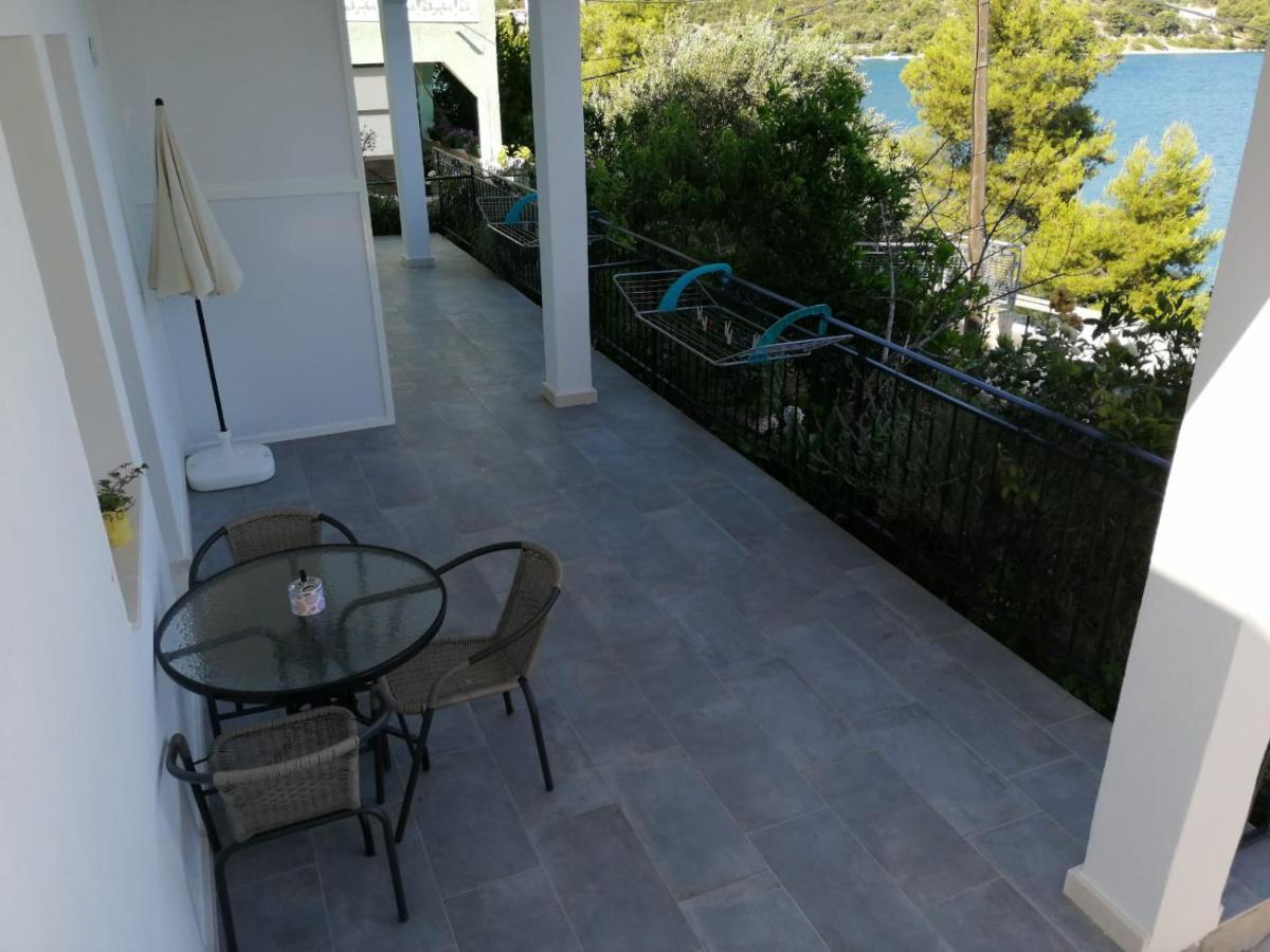 מרינה Apartmani Skalinada מראה חיצוני תמונה
