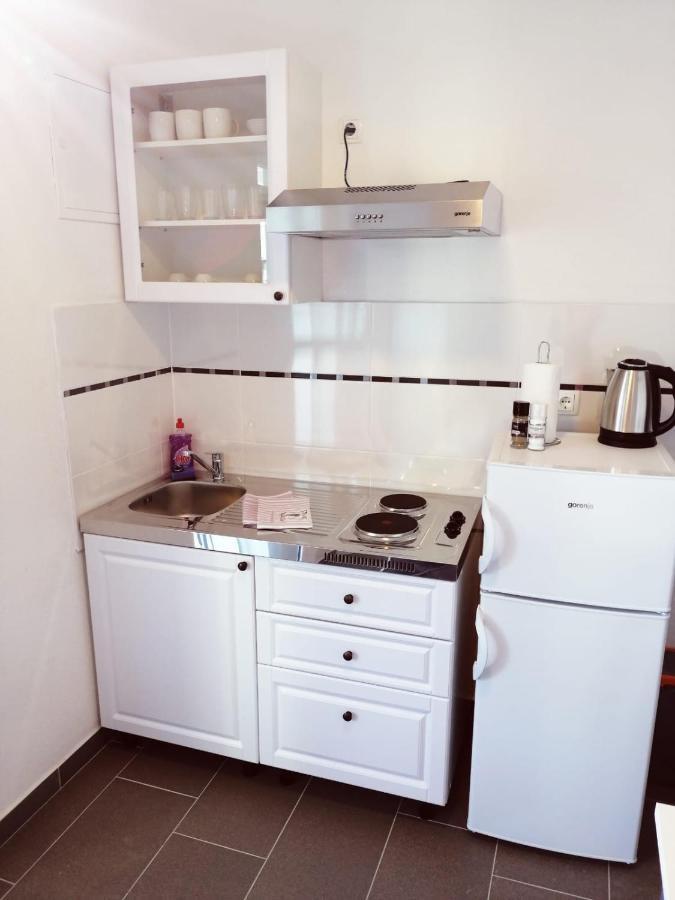 מרינה Apartmani Skalinada מראה חיצוני תמונה
