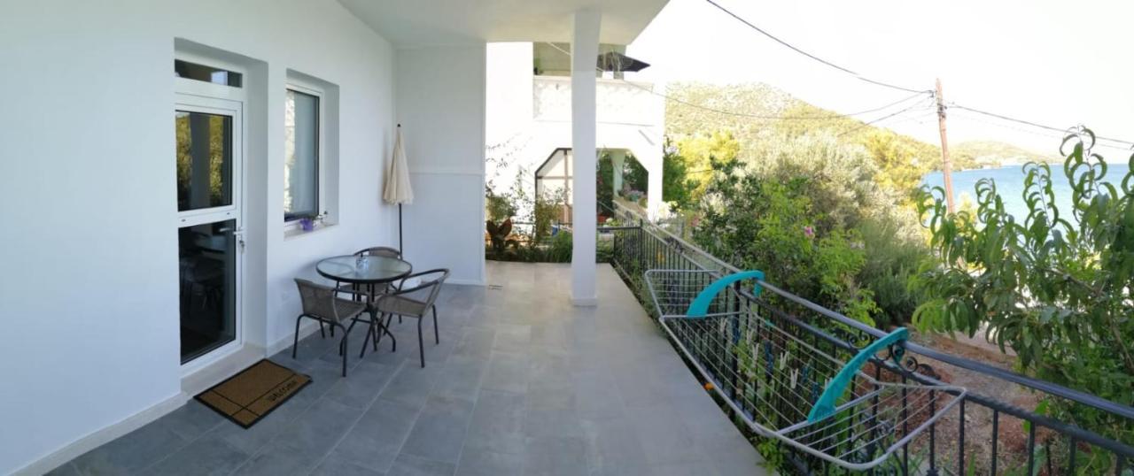 מרינה Apartmani Skalinada מראה חיצוני תמונה