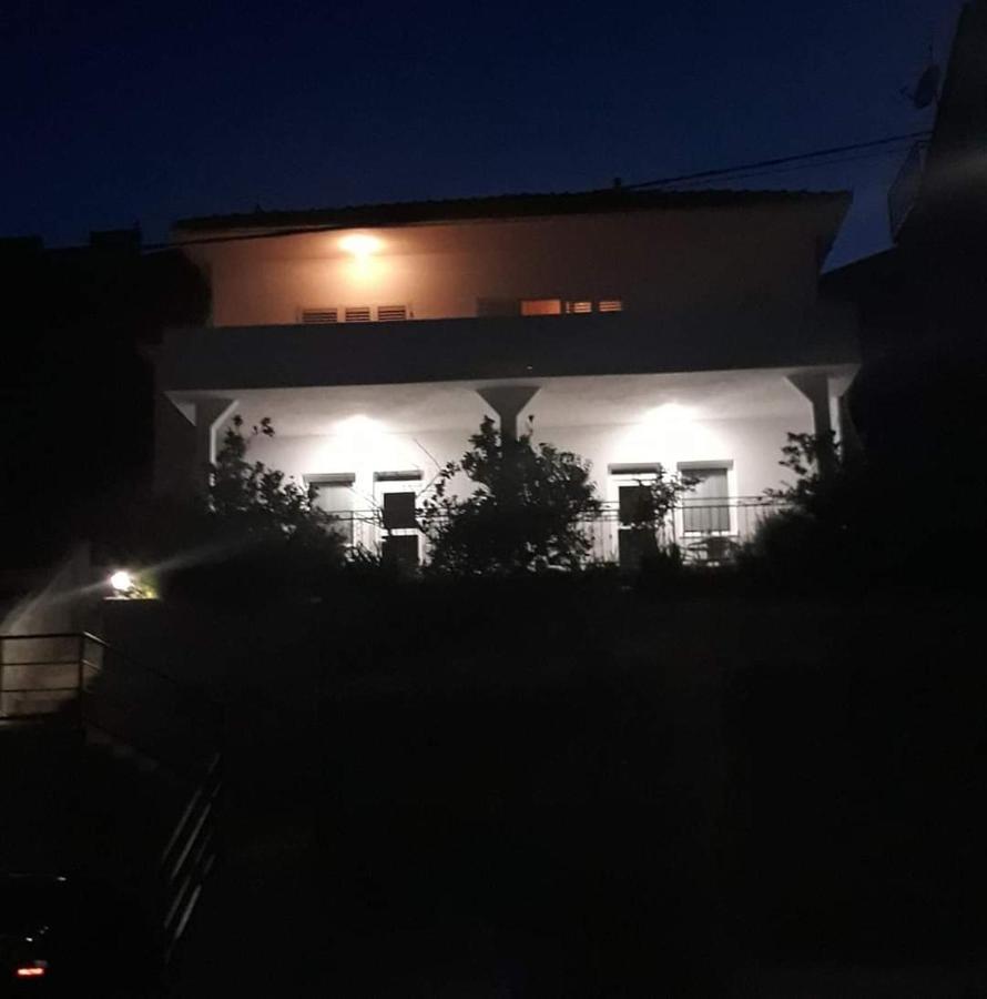 מרינה Apartmani Skalinada מראה חיצוני תמונה