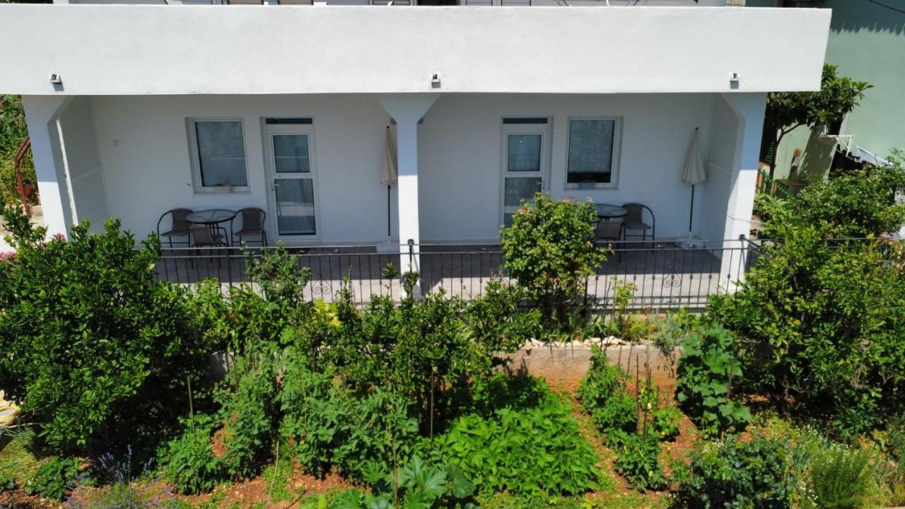 מרינה Apartmani Skalinada מראה חיצוני תמונה