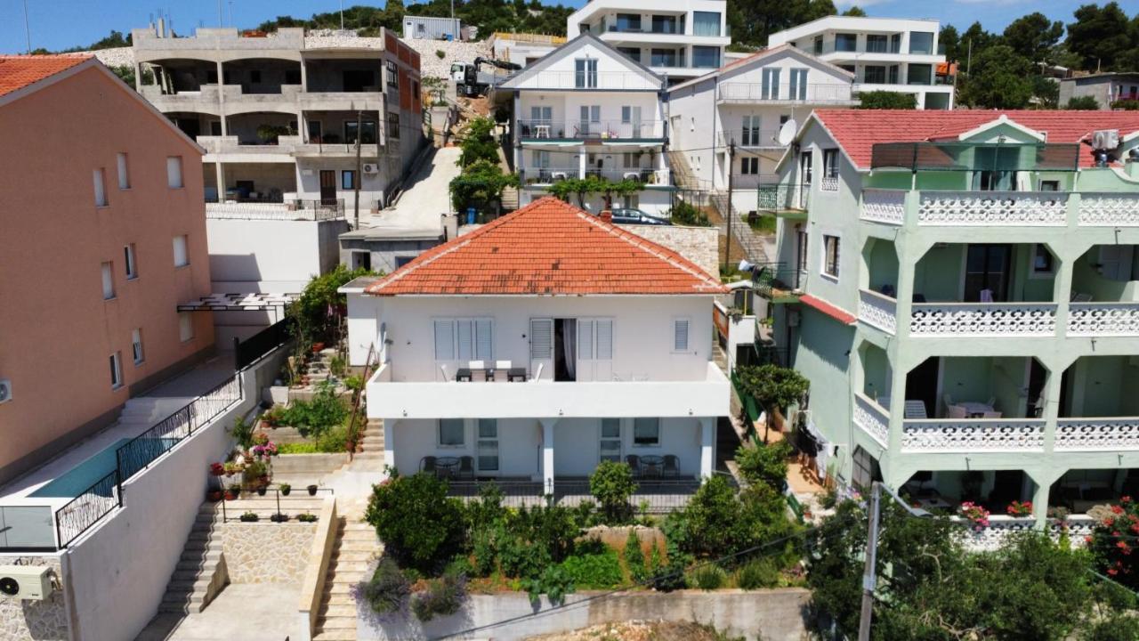 מרינה Apartmani Skalinada מראה חיצוני תמונה